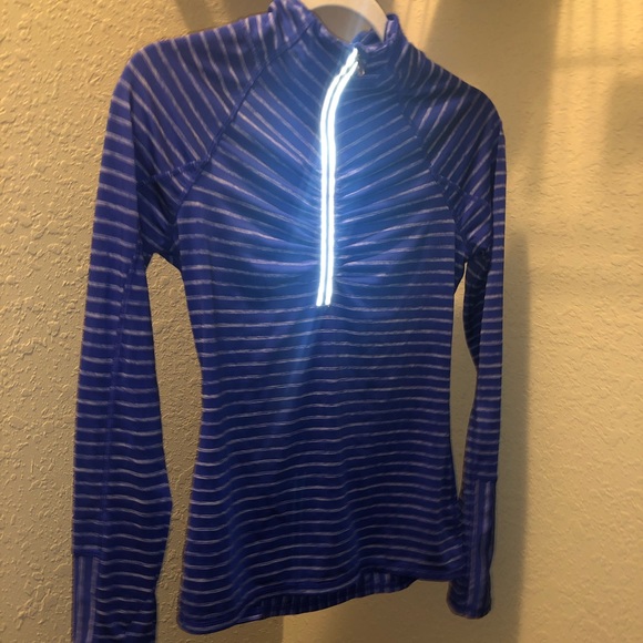Reflective Striped Long Sleeve Sports Top - Picture 5 of 6